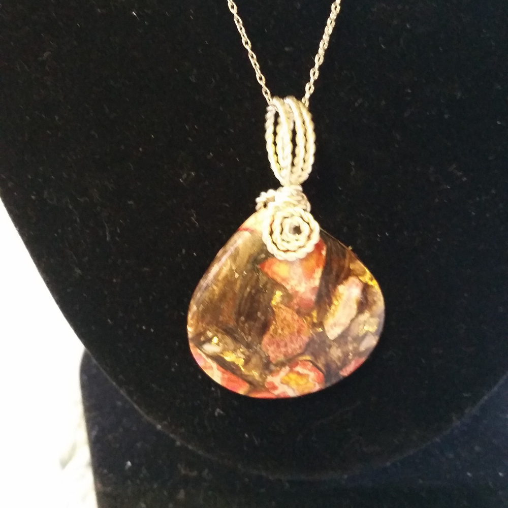 STONE NECKLACE